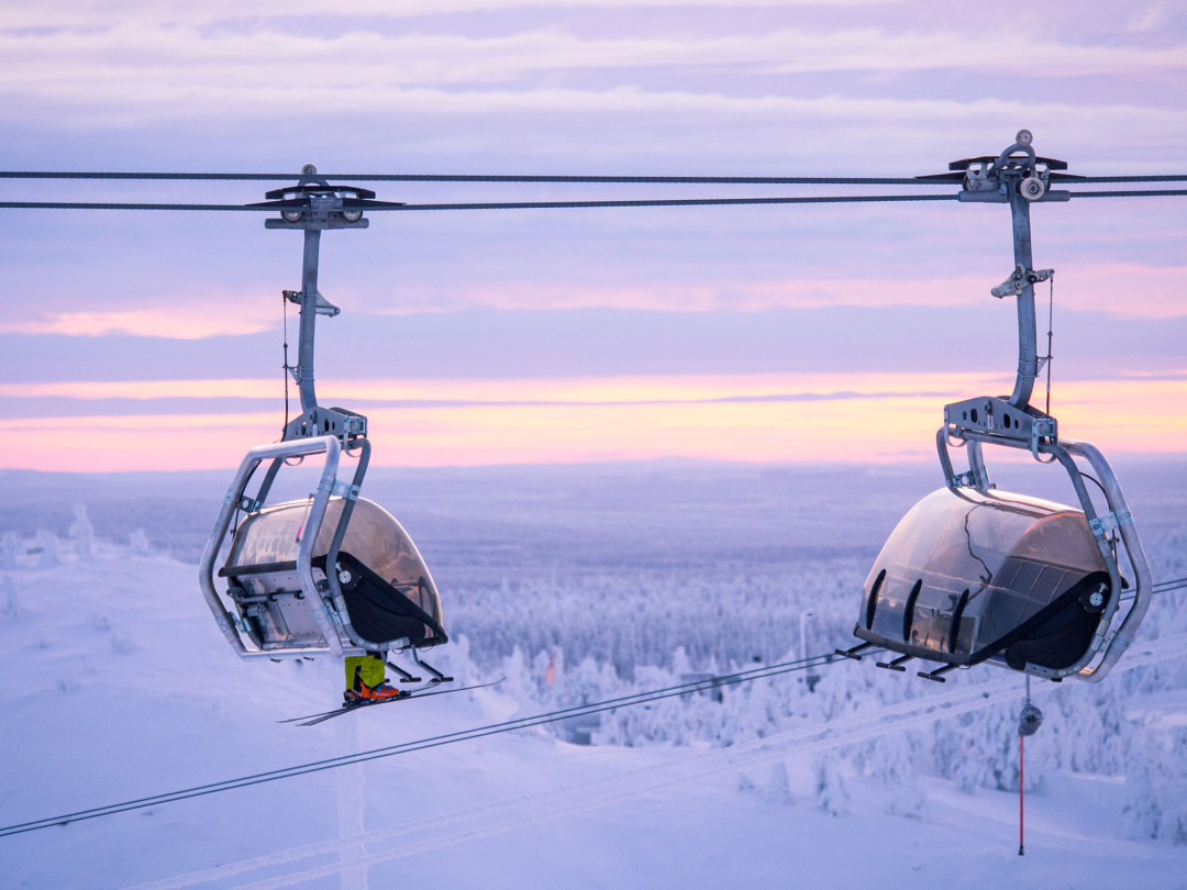 Auringonlasku Rukan rinteillä