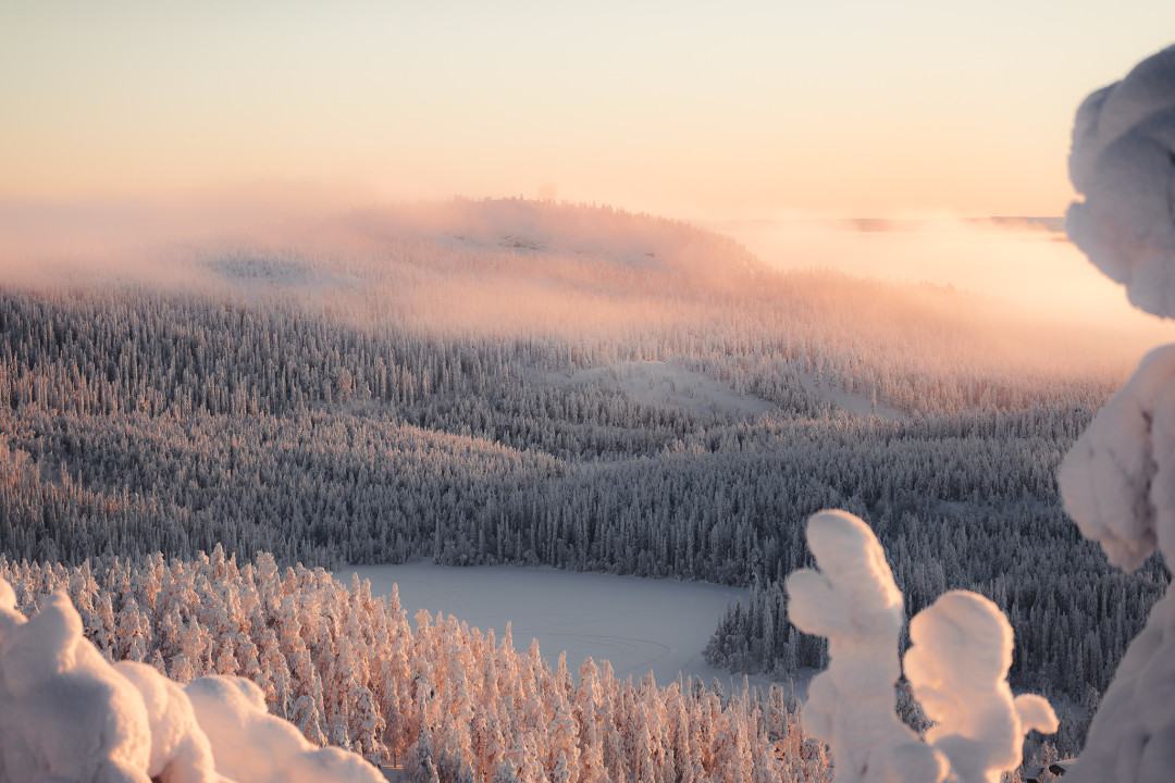 Talvinen maisema Pyhävaaralta. Kuva Mikko Santasalo
