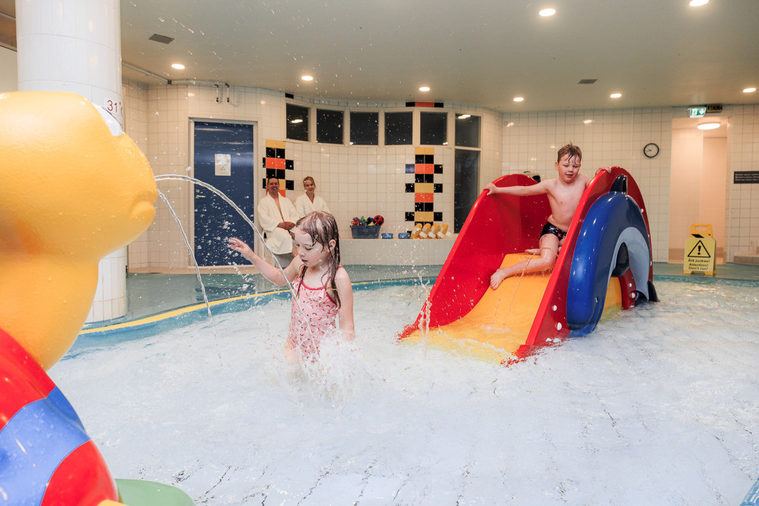 Lasten allas Holiday Club Kuusamon Tropiikin kylpylässä. Kuva Mikko Santasalo