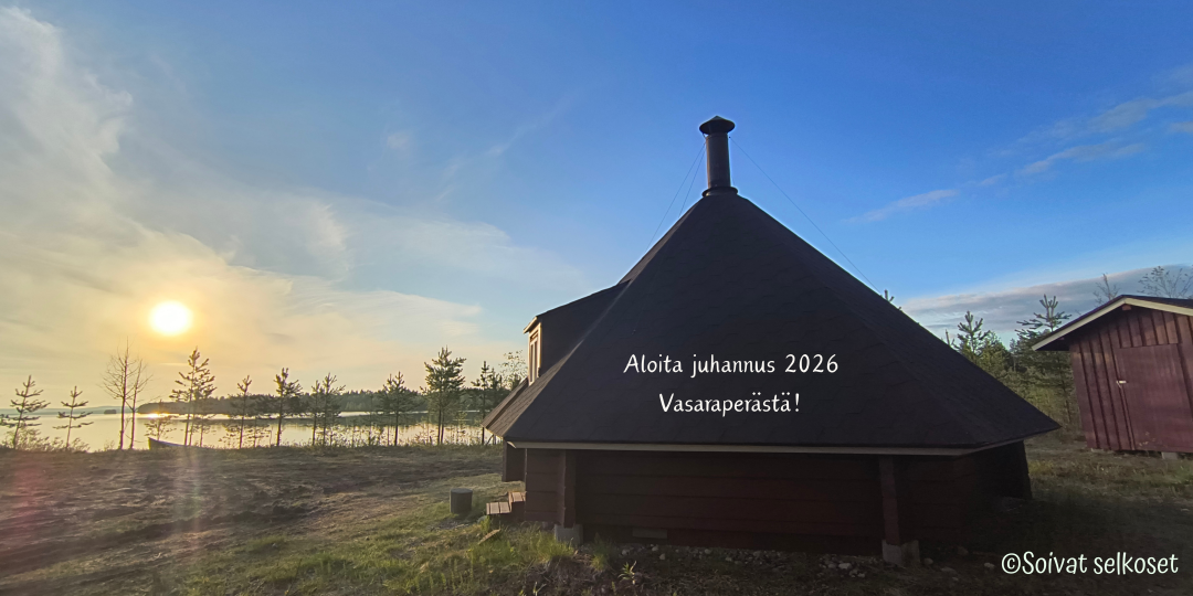 Vasarperän kyläkota ilta-auringossa