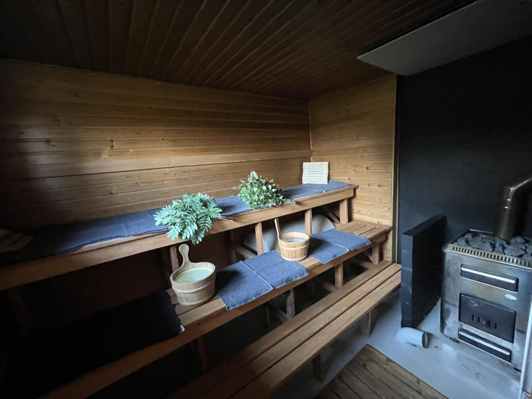 Puulämmitteinen rantasauna, House of Northern Senses
