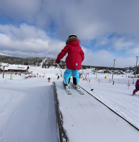 Litlle skier in Ruka mini park
