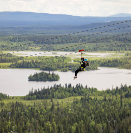 Ruka Zipline -vaijeriliuku. Kuva Harri Tarvainen