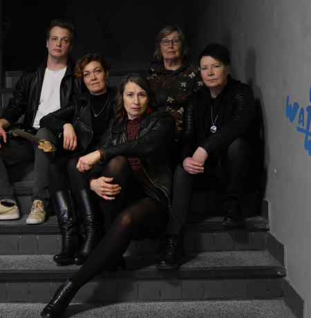 Water Between Zonessa