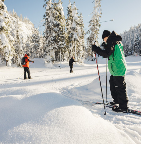 Rukalodgelta pääsee kätevästi Rukan ympärysladulle. Kuva Mikko Santasalo