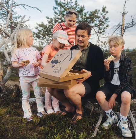 Noutopitsaa Pizzeria Rukasta. Kuva Mikko Santasalo
