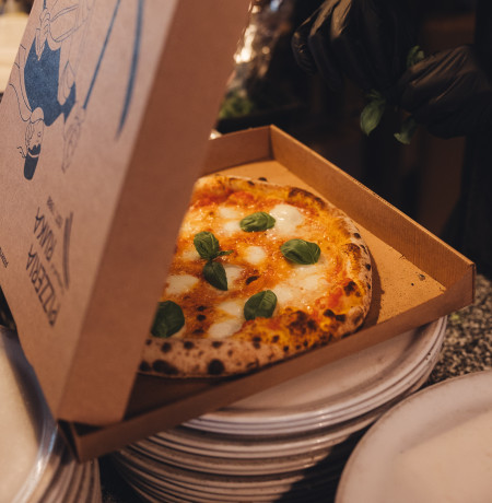 Noutopitsaa Pizzeria Rukasta. Kuva Mikko Santasalo