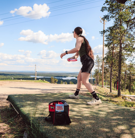 Disk golf at Ruka. Photo Mikko Santasalo