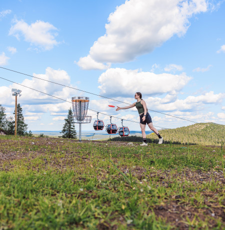 Disk golf at Ruka. Photo Mikko Santasalo