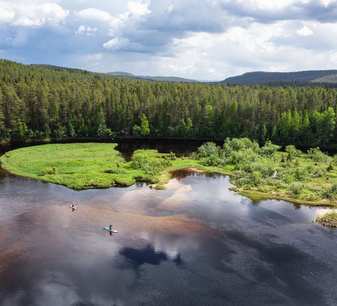 Sup-lautailua Oulankajoella, kuva Harri Tarvainen, varusteet Oudoorpassion Finland