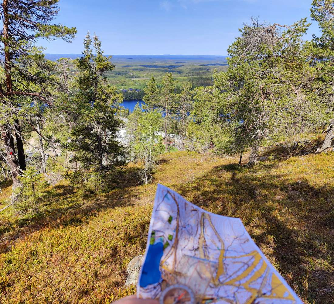 Suunnistusta Rukan maisemissa, kuva Viivi Sirkeinen