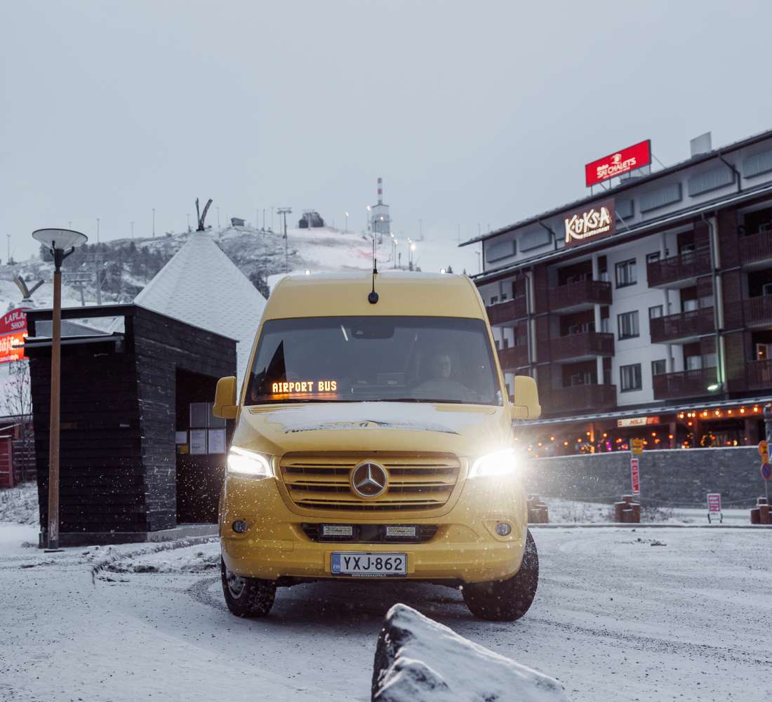 Lentokenttäbussi, Rukan Taksipalvelu. Kuva Mikko Santasalo