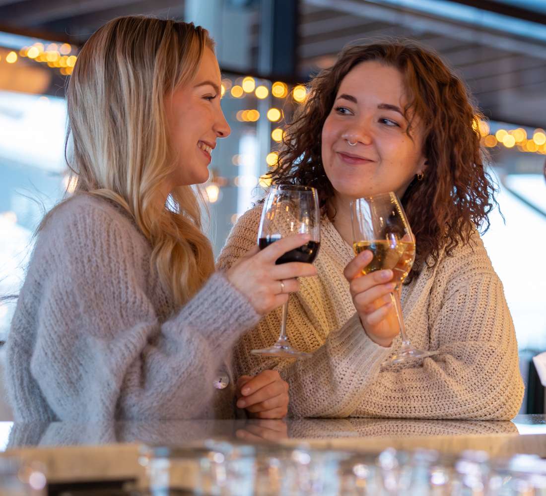 Vespinossa voi piipahtaa nauttimassa lasin viiniä. Kuva Salla Karhumaa.