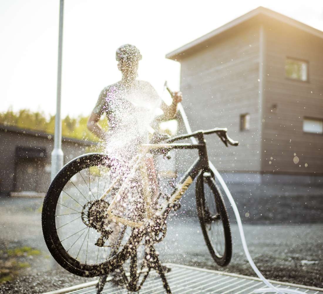 Bike waching station at Rukalodge. Photo Phil Gale & Emmie Collinge