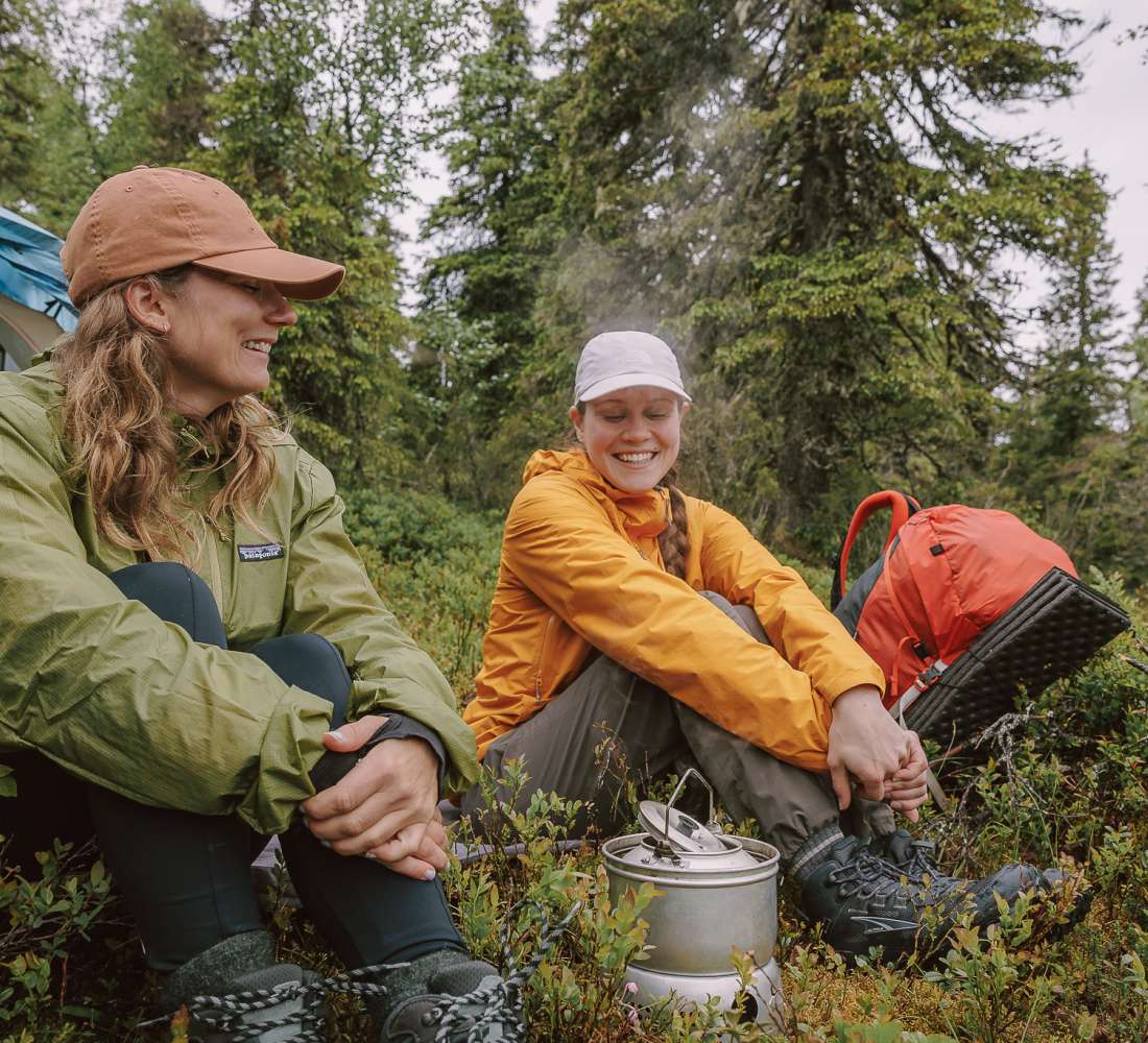 Hikers cooking in Oulanka National Park. Photo Harri Tarvainen