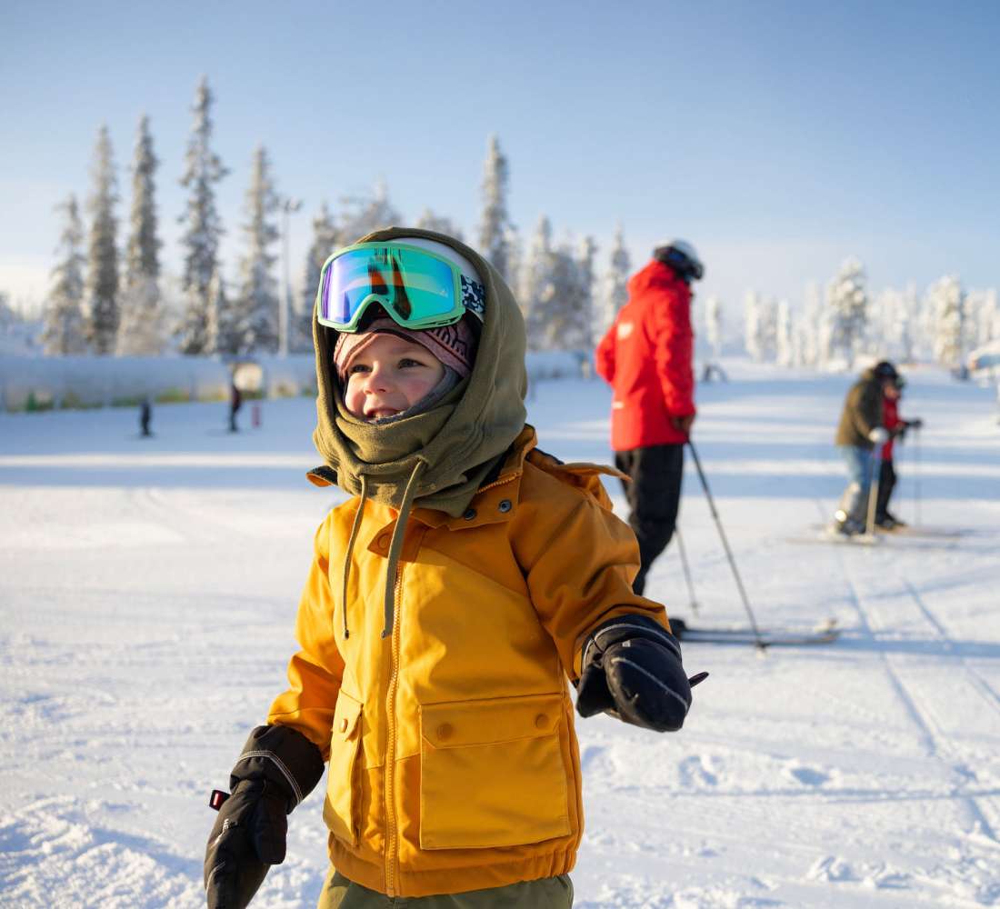 Lapsi Family Parkissa talvella, kuva Harri Tarvainen