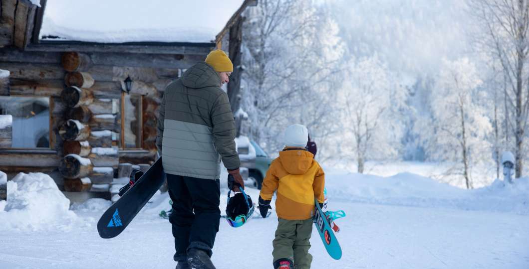 Lautaileva perhe Ruka-Kuusamossa. Kuva Harri Tarvainen.