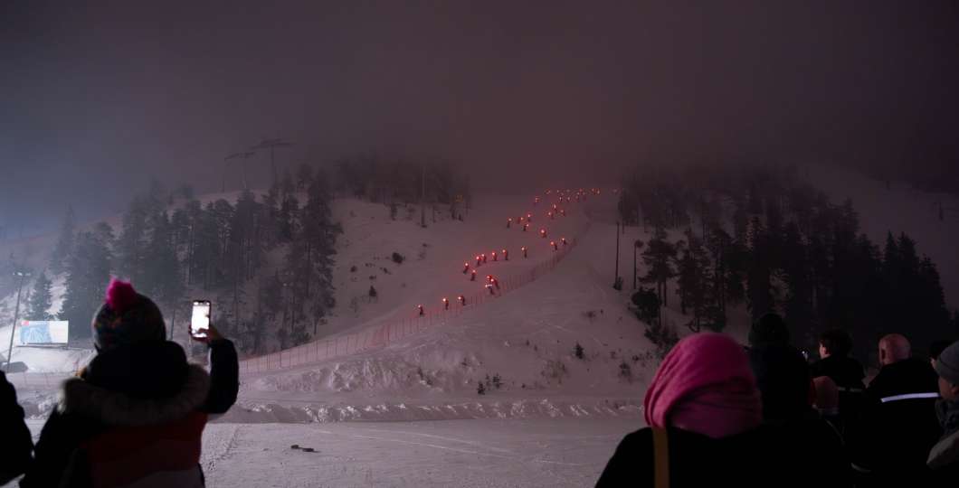 UusiVuosi_valolasku_24-25