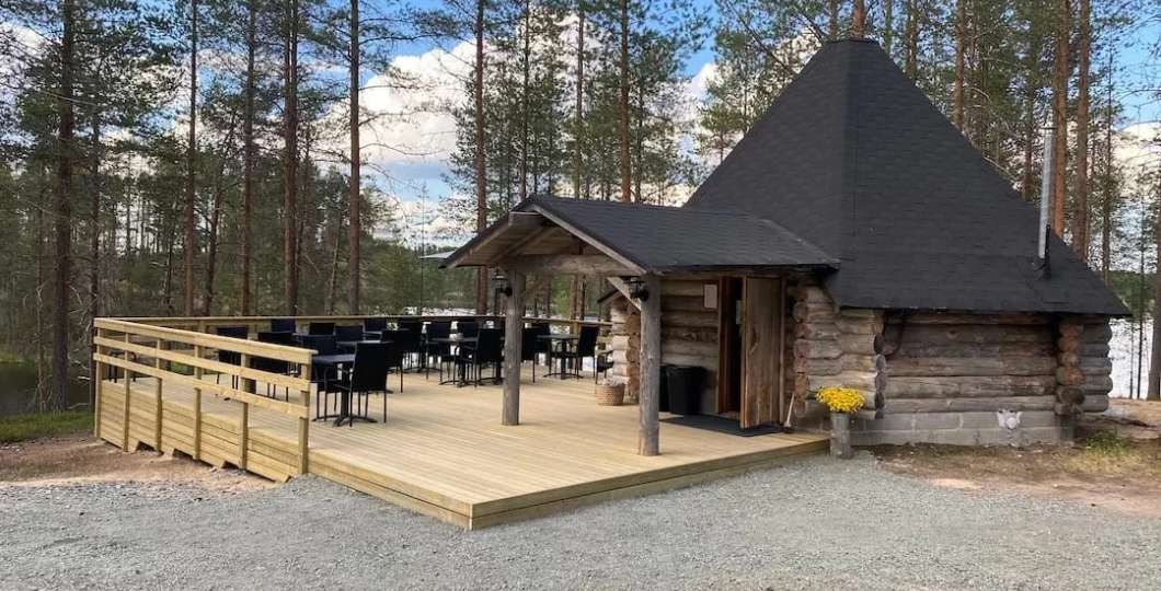 Jyrävän Leirintä, kotakahvila, Stella Polaris Adventures