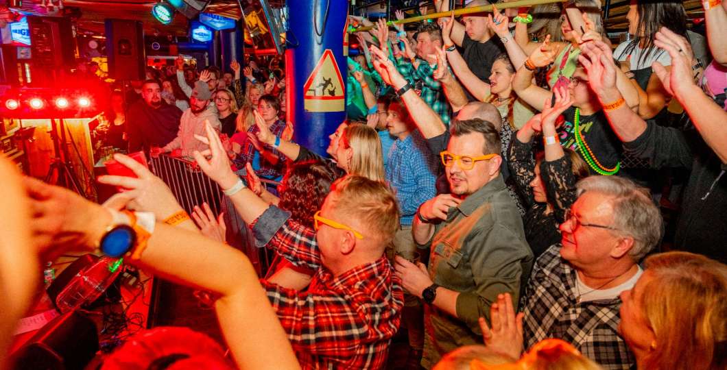 Zone - yli 100 liveiltaa vuodessa! 