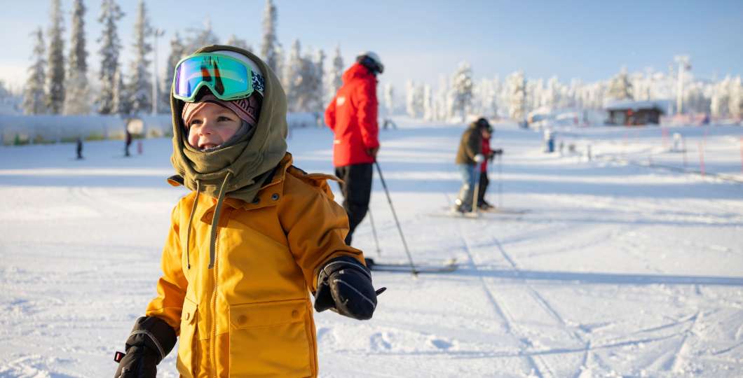 Lapsi Family Parkissa talvella, kuva Harri Tarvainen