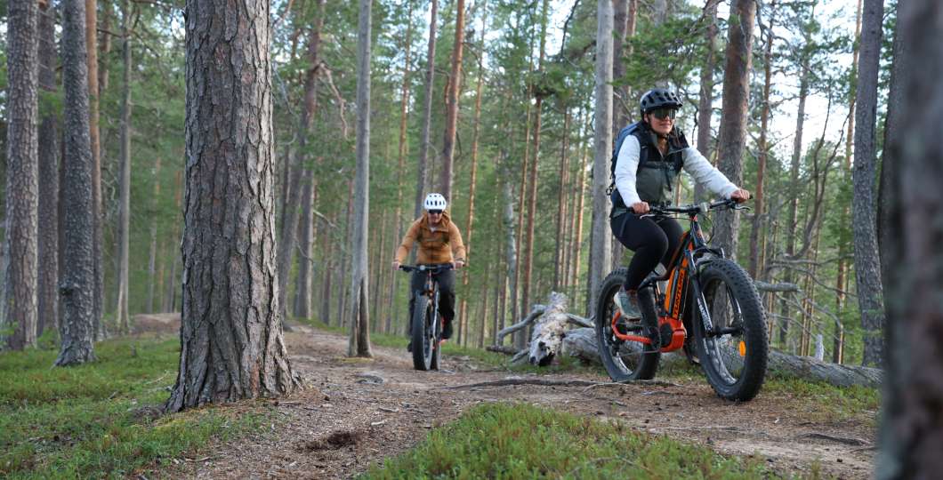 Fatbike-pyöräilyä Hossassa. Kuva Kainuun Luontoretket